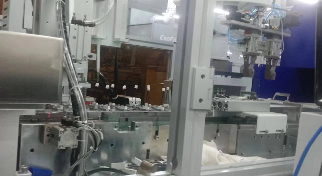 自動(dòng)組裝旋鉚設(shè)備的特點(diǎn)、工作原理及使用注意事項(xiàng)